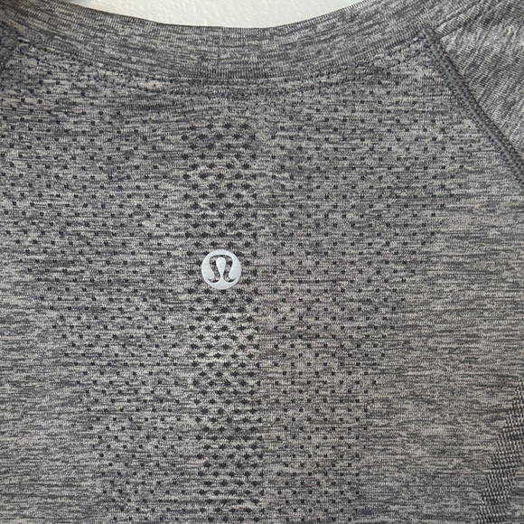 Lululemon 'Swiftly Tech' Short-Sleeve Shirt with round neckline GRAY in color - Picture 9 of 11